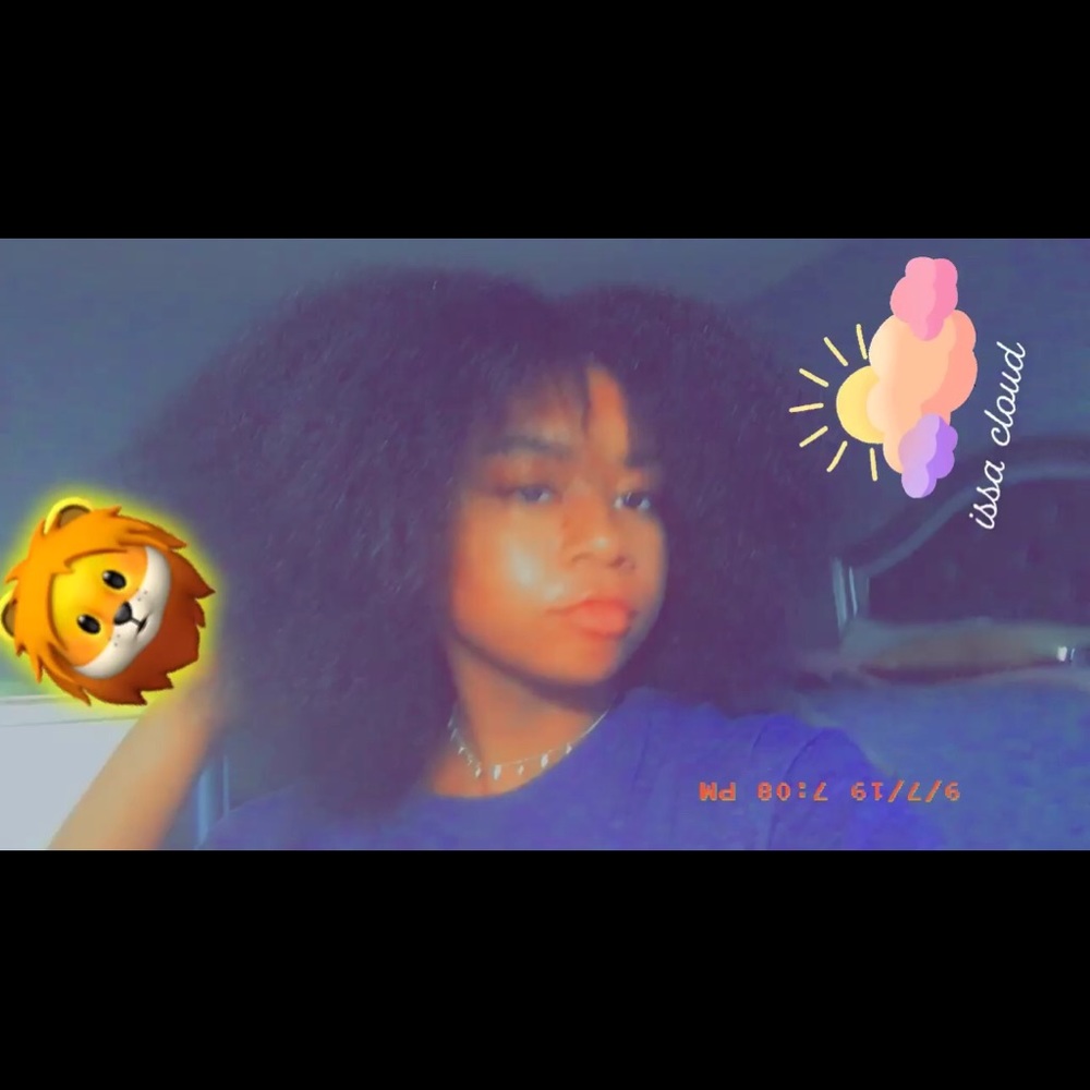 Meet your Posher, Nia
